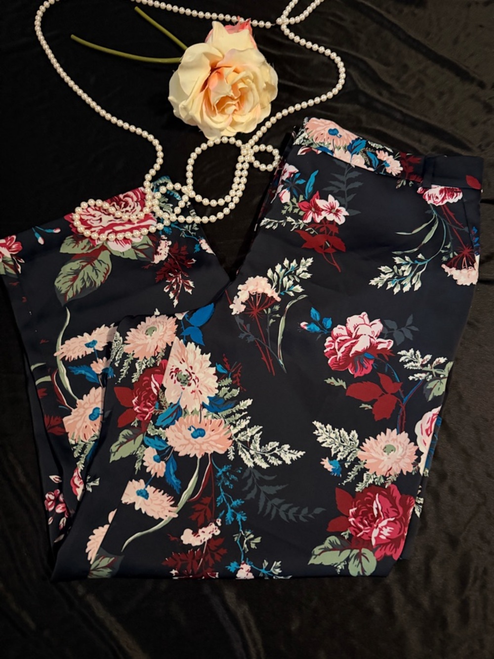 NWOT LOFT Floral Navy Wide-Leg Pants with Pink & Red Blooms
